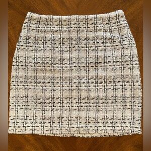 *NEW* Beautiful Black And White Studio Skirt